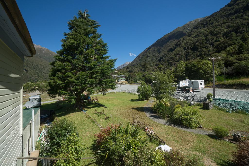 Otira Stagecoach Hotel Экстерьер фото