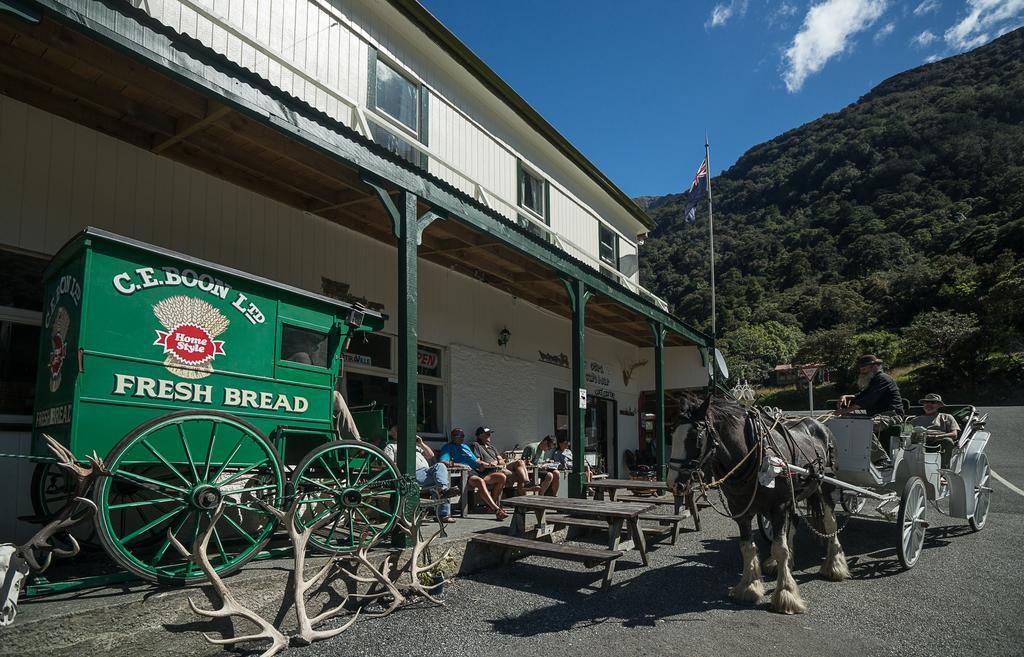 Otira Stagecoach Hotel Экстерьер фото