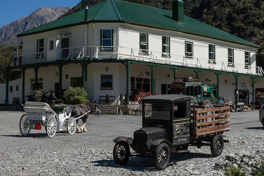 Otira Stagecoach Hotel Экстерьер фото